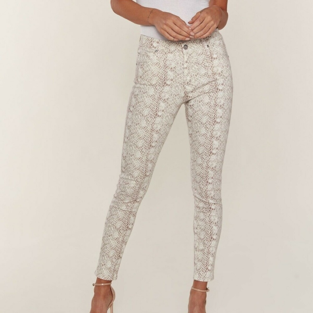 A.G. FARRAH SKINNY ANKLE IN LEOPARD PRINT SIZE 26